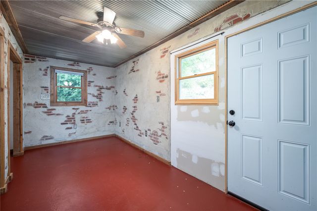 2576 58th St Lane, Vinton, IA 52349