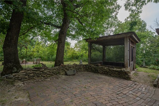 2576 58th St Lane, Vinton, IA 52349