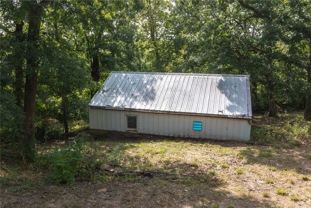 2576 58th St Lane, Vinton, IA 52349