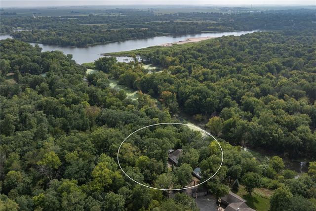 2576 58th St Lane, Vinton, IA 52349