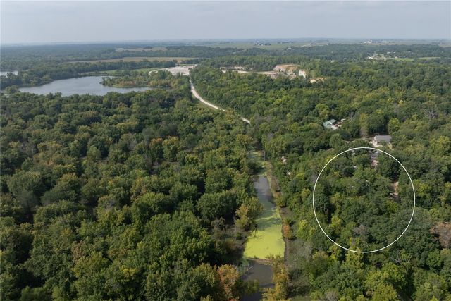 2576 58th St Lane, Vinton, IA 52349