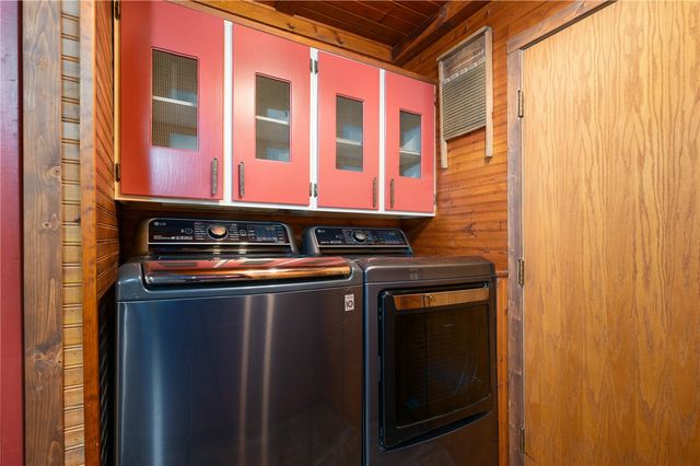 2576 58th St Lane, Vinton, IA 52349