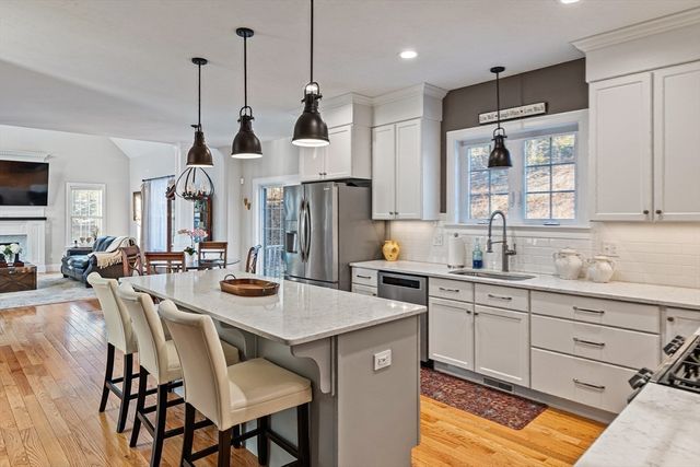 7 Jewell Crossing, Mendon, MA 01756