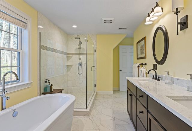 7 Jewell Crossing, Mendon, MA 01756