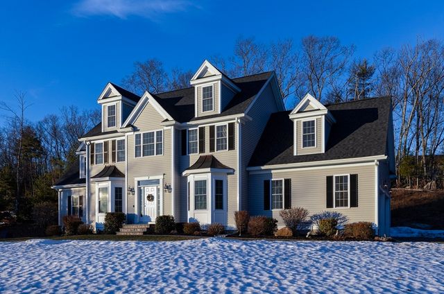 7 Jewell Crossing, Mendon, MA 01756