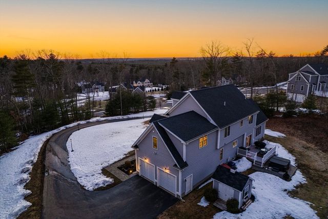 7 Jewell Crossing, Mendon, MA 01756