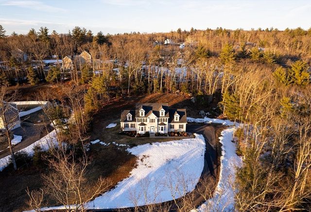 7 Jewell Crossing, Mendon, MA 01756