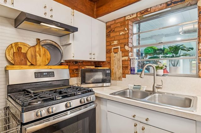 7551 17TH LANE N, St Petersburg, FL 33702