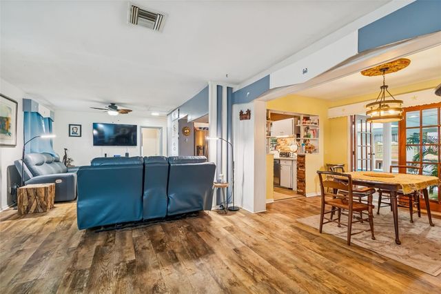 7551 17TH LANE N, St Petersburg, FL 33702