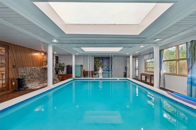 7551 17TH LANE N, St Petersburg, FL 33702