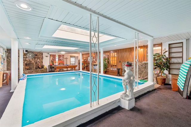 7551 17TH LANE N, St Petersburg, FL 33702