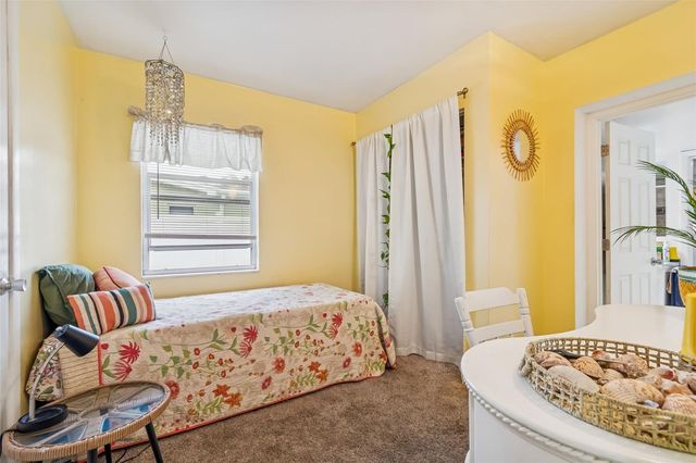 7551 17TH LANE N, St Petersburg, FL 33702