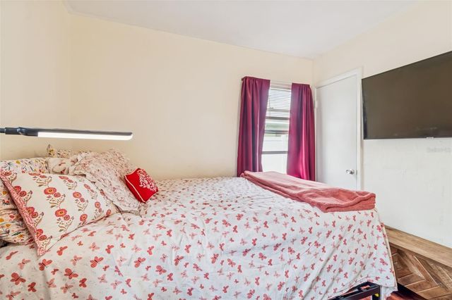 7551 17TH LANE N, St Petersburg, FL 33702