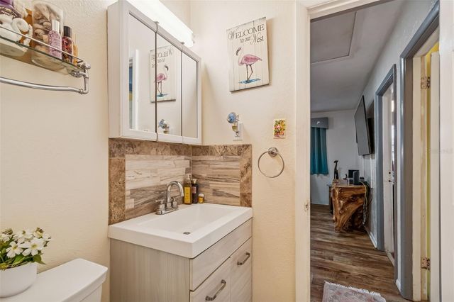 7551 17TH LANE N, St Petersburg, FL 33702