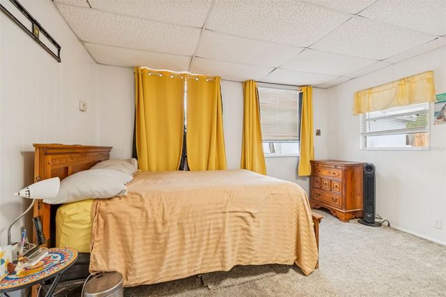 7551 17TH LANE N, St Petersburg, FL 33702