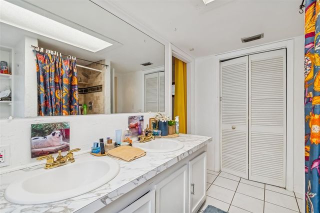 7551 17TH LANE N, St Petersburg, FL 33702