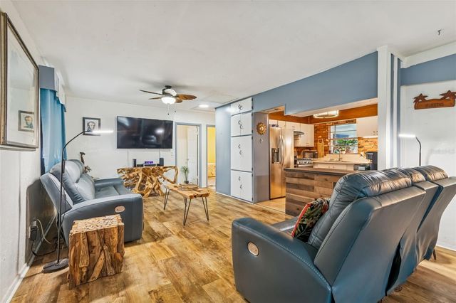 7551 17TH LANE N, St Petersburg, FL 33702