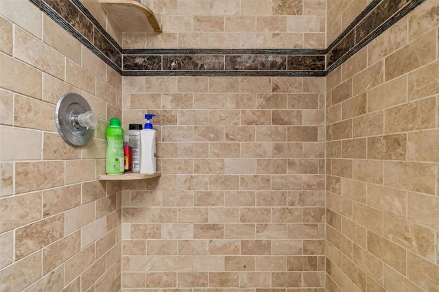 7551 17TH LANE N, St Petersburg, FL 33702