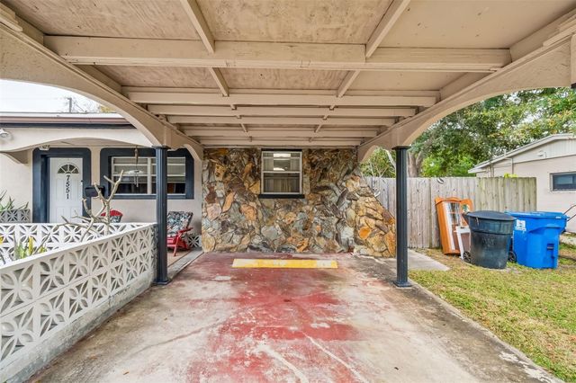 7551 17TH LANE N, St Petersburg, FL 33702