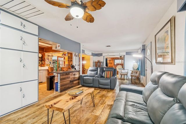 7551 17TH LANE N, St Petersburg, FL 33702