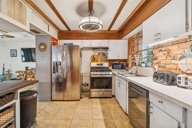 7551 17TH LANE N, St Petersburg, FL 33702