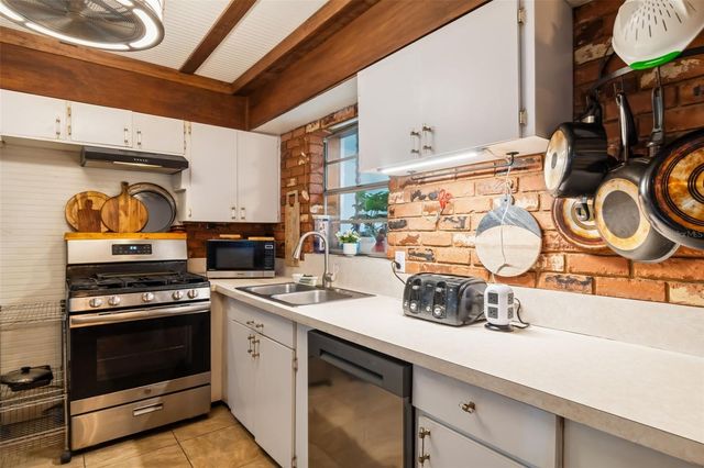 7551 17TH LANE N, St Petersburg, FL 33702