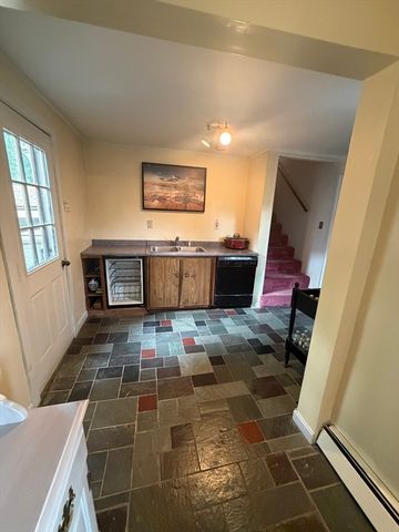 32 River Rd, Andover, MA 01810