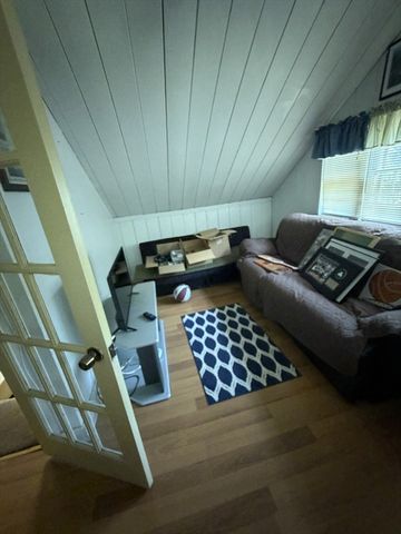 32 River Rd, Andover, MA 01810
