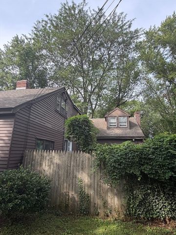32 River Rd, Andover, MA 01810