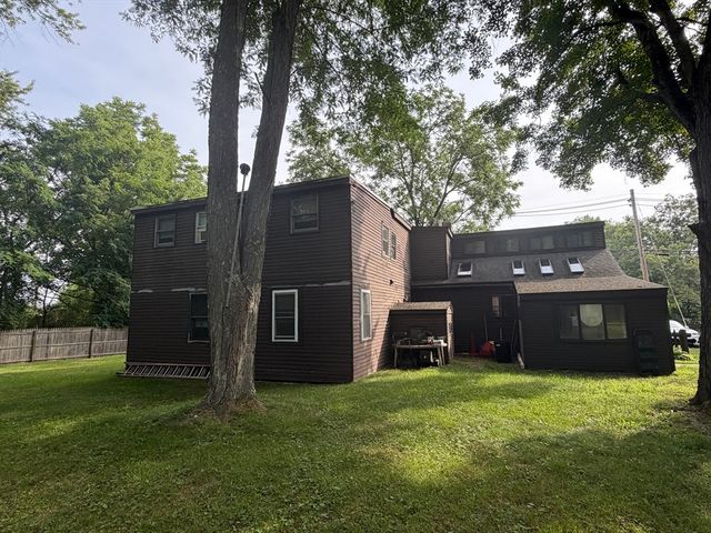 32 River Rd, Andover, MA 01810