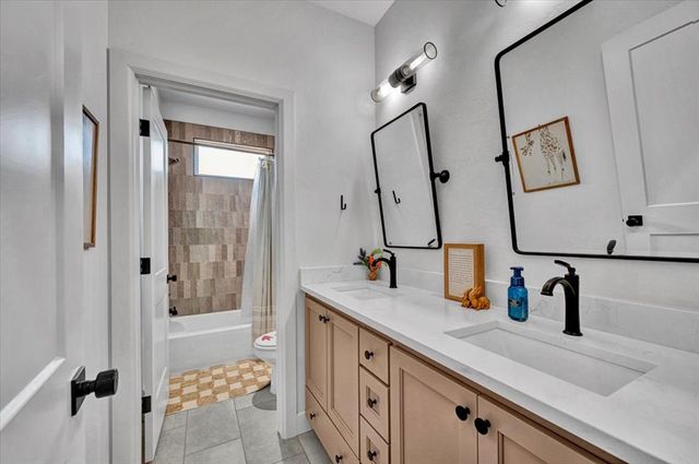 1049 Dorsi Way, Newcastle, OK 73065