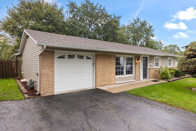 7795 Sherwood Circle S, Hanover Park, IL 60133