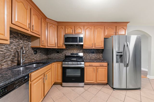7795 Sherwood Circle S, Hanover Park, IL 60133