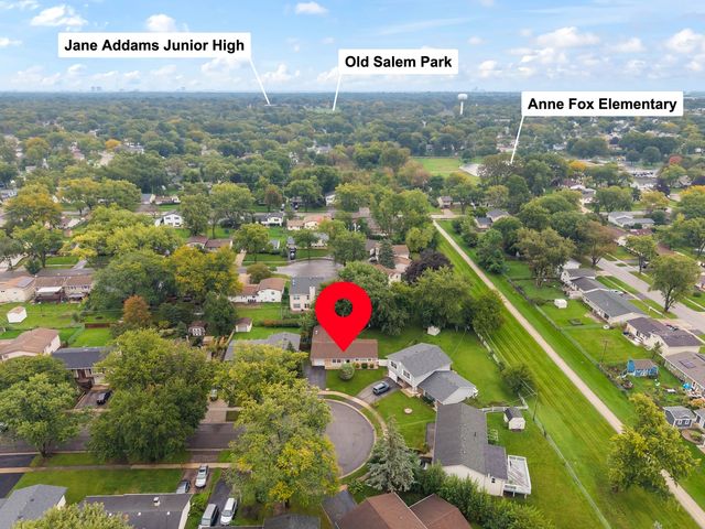 7795 Sherwood Circle S, Hanover Park, IL 60133