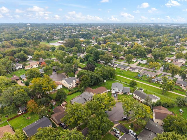 7795 Sherwood Circle S, Hanover Park, IL 60133