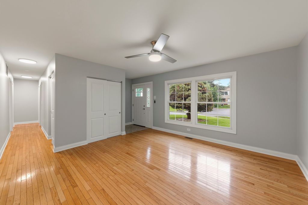 7795 Sherwood Circle S, Hanover Park, IL 60133 — photo 4
