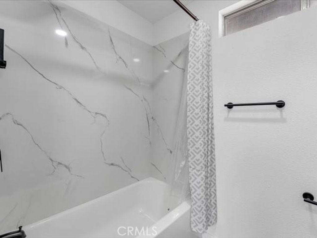 Image 26 of property listing at 14091 Highview Trail, Redding, CA 96003