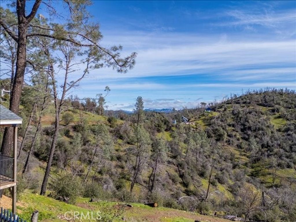 Image 33 of property listing at 14091 Highview Trail, Redding, CA 96003