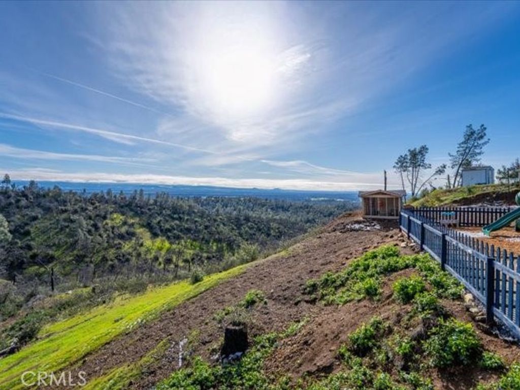 Image 35 of property listing at 14091 Highview Trail, Redding, CA 96003