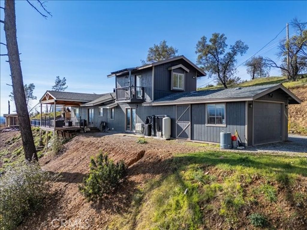 Image 43 of property listing at 14091 Highview Trail, Redding, CA 96003