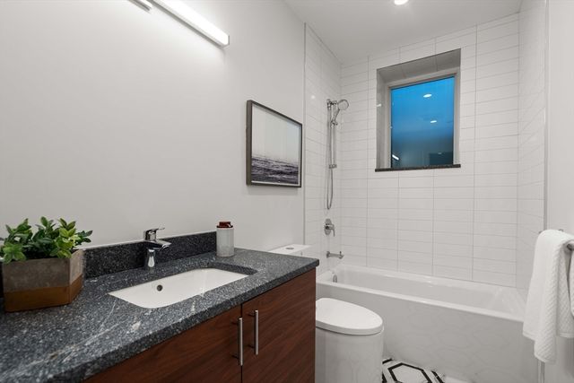 110 Harvard St Unit A A, Newton, MA 02460