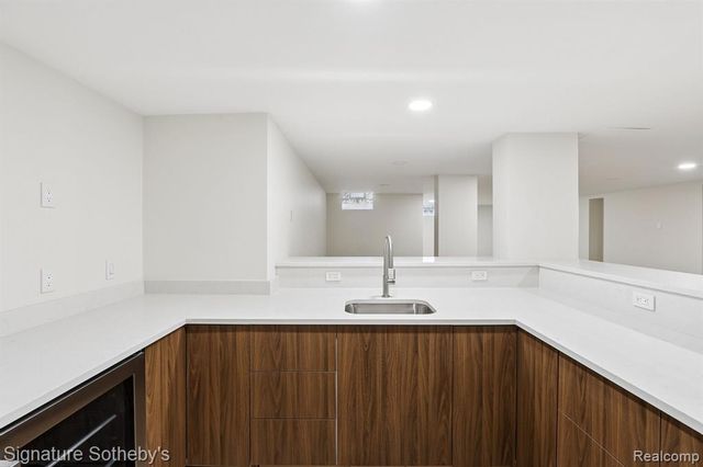 2532 Cedar Brook Court, Rochester Hills, MI 48309