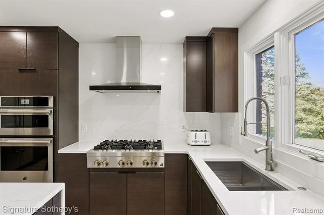 2532 Cedar Brook Court, Rochester Hills, MI 48309