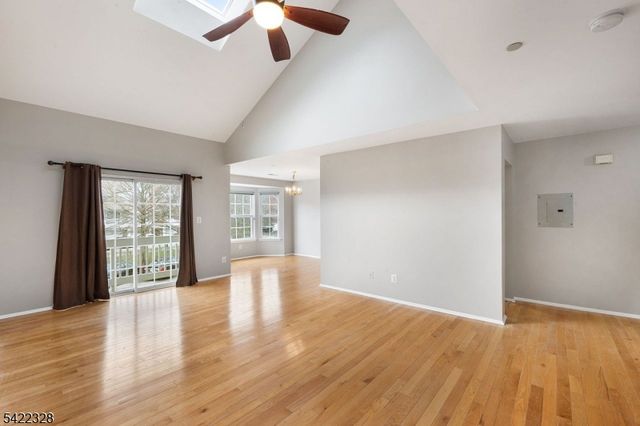 32 Pasture Ct, Roxbury Twp., NJ 07852