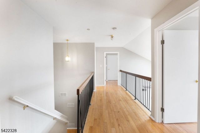 32 Pasture Ct, Roxbury Twp., NJ 07852