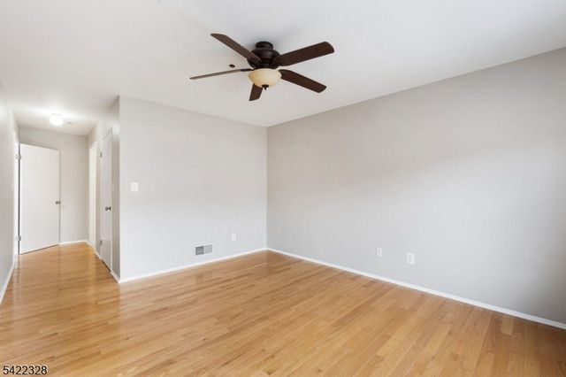 32 Pasture Ct, Roxbury Twp., NJ 07852