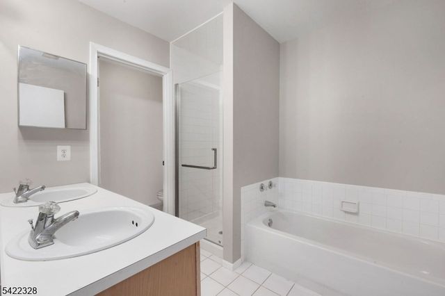 32 Pasture Ct, Roxbury Twp., NJ 07852