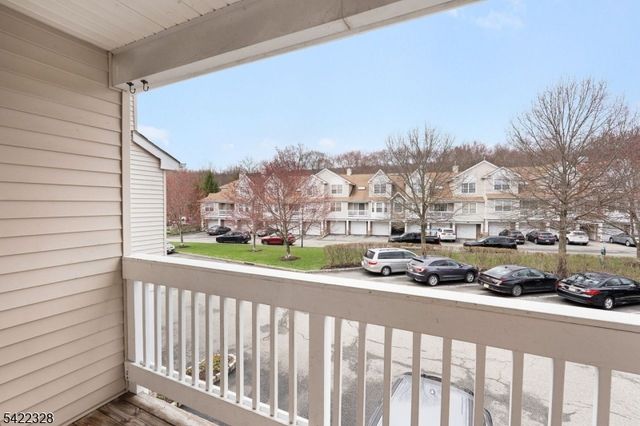 32 Pasture Ct, Roxbury Twp., NJ 07852