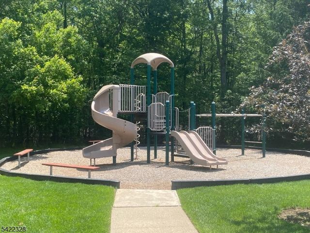 32 Pasture Ct, Roxbury Twp., NJ 07852