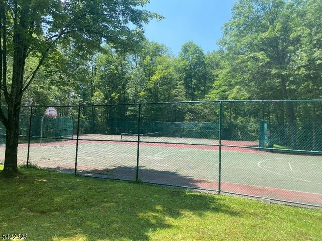 32 Pasture Ct, Roxbury Twp., NJ 07852